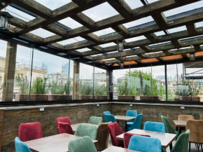 Parliament Hotel & Restaurant